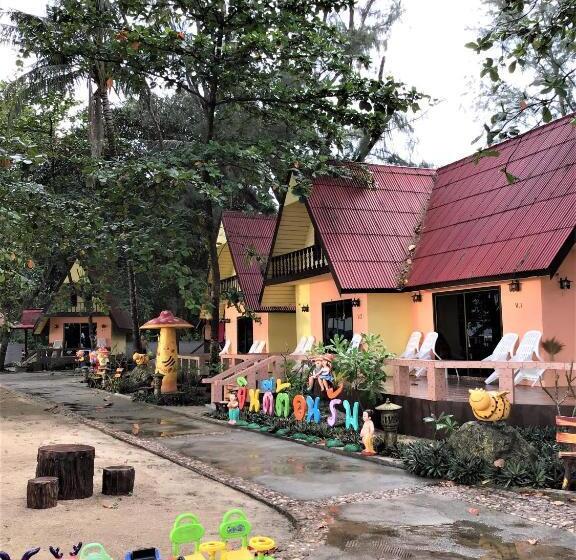 스탠다드 룸 킹사이즈 침대, Andaman Beach Resort Koh Jum