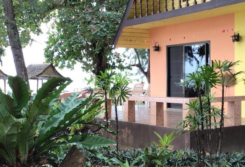 디럭스 방갈로, Andaman Beach Resort Koh Jum