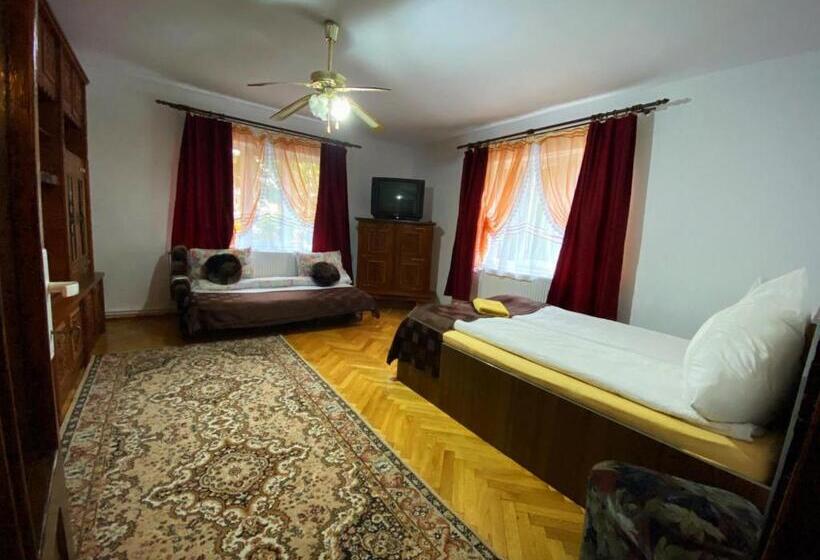 اتاق استاندارد با سرویس بهداشتی مشترک, Casa Mary