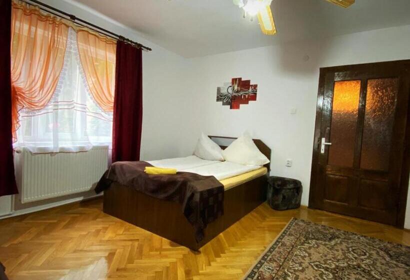 اتاق استاندارد با سرویس بهداشتی مشترک, Casa Mary
