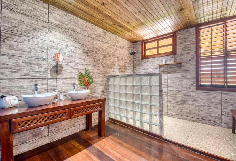 Номер Superior Кровать Кинг, Oasis Bluff Beach