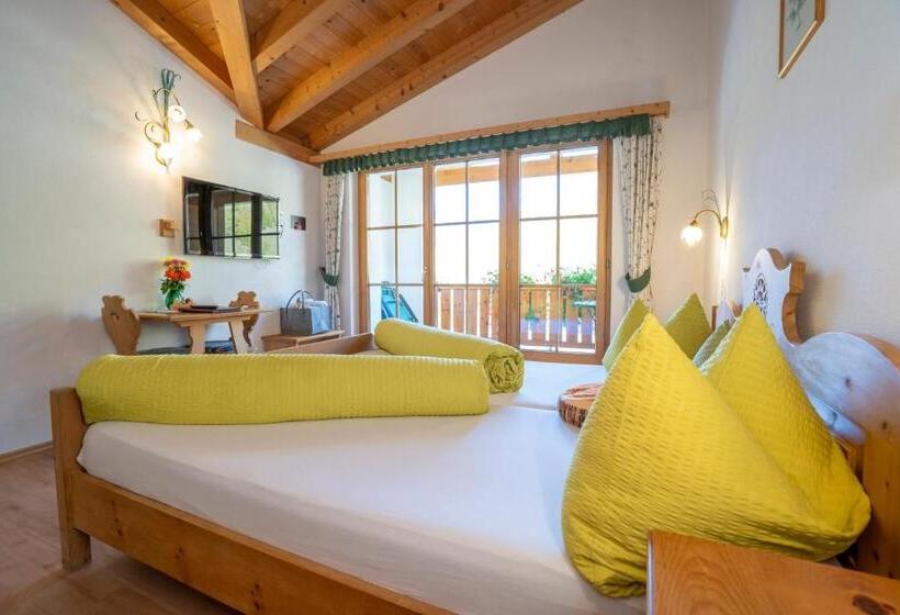 Номер Стандарт, Crusch Alba Sta Maria