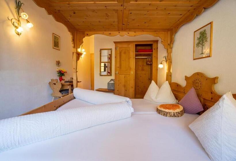 Номер Стандарт, Crusch Alba Sta Maria