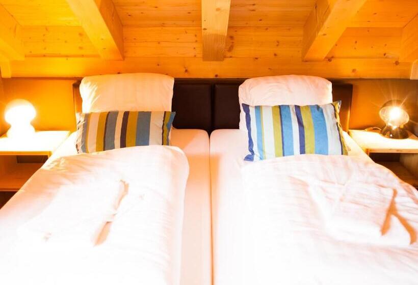 5人标间, Nangijala Guest House