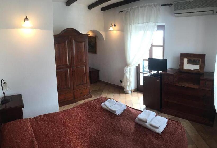 Quarto Estandar, Il Portico