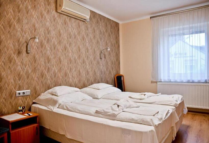 آپارتمان 2 خوابه, Tömörkény Vendégház