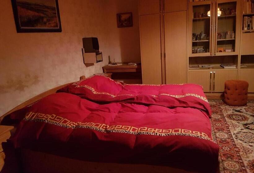 Номер Deluxe, Jancsi és Juliska Vendégház