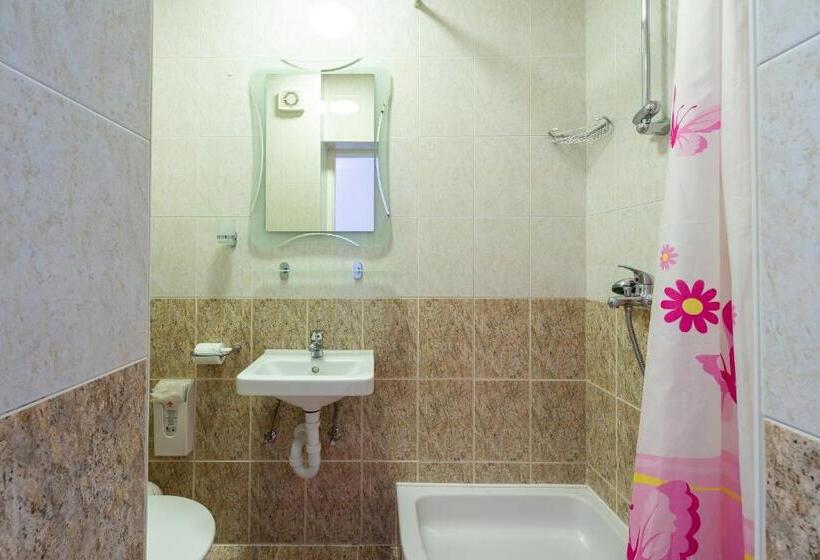 استودیو ساده, Cina Apartments