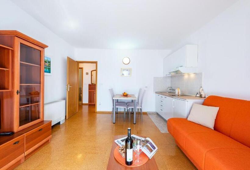 آپارتمان 1 خوابه با بالکن و چشم‌انداز دریا, Cina Apartments