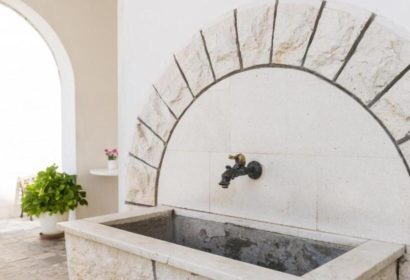 اتاق با خدمات پایه با منظره ی مشرف به دریا [قابل مشاهده ازبالکن], Cina Apartments