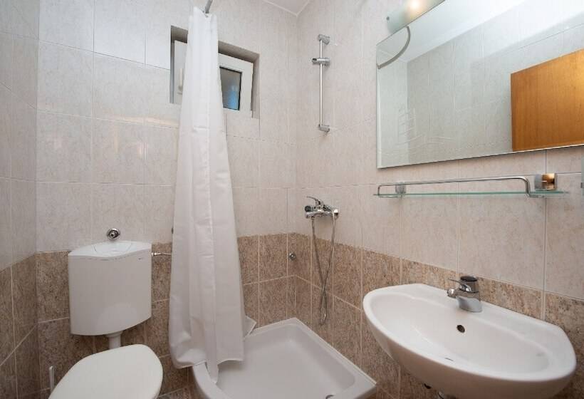 آپارتمان 1 خوابه با بالکن و چشم‌انداز دریا, Cina Apartments
