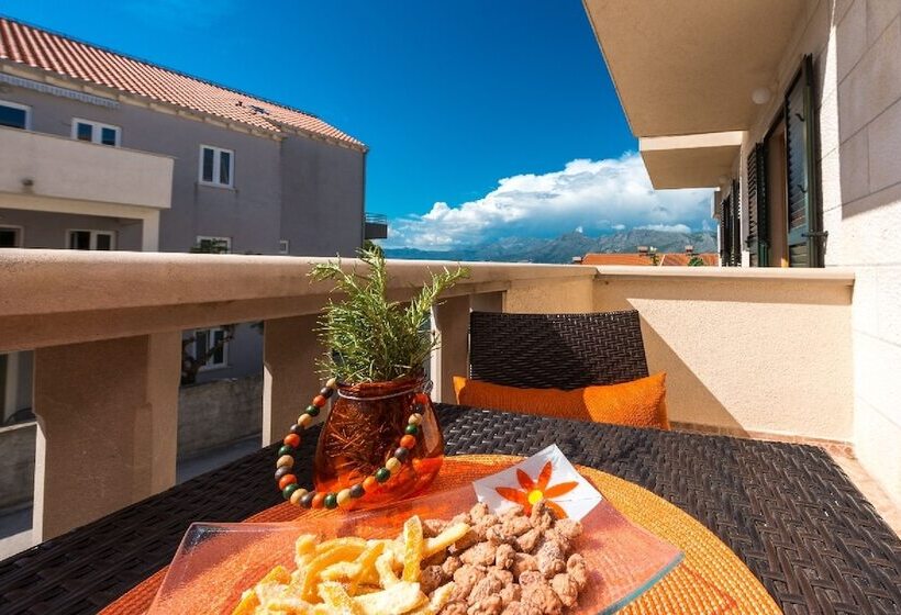 آپارتمان 1 خوابه با بالکن و چشم‌انداز دریا, Cina Apartments