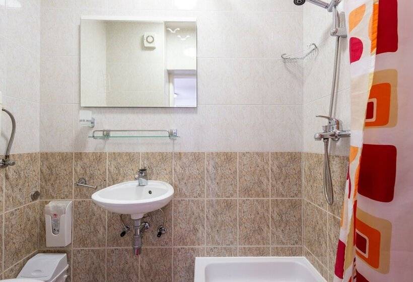 استودیو استاندارد با چشم‌انداز دریا و بالکن, Cina Apartments