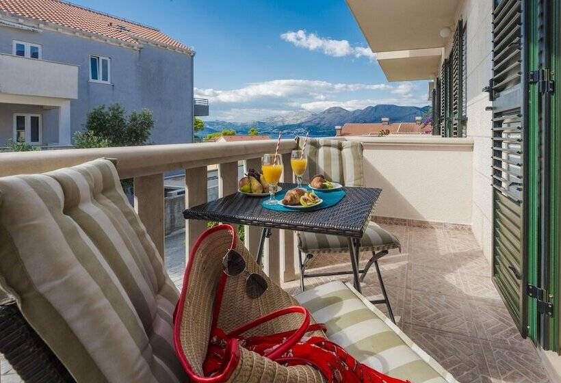 آپارتمان 1 خوابه با بالکن و چشم‌انداز دریا, Cina Apartments