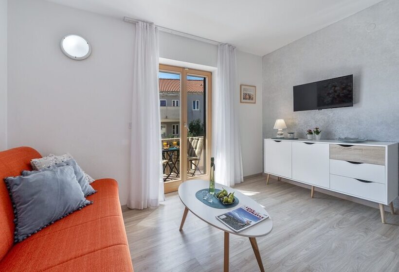 آپارتمان 1 خوابه با بالکن و چشم‌انداز دریا, Cina Apartments