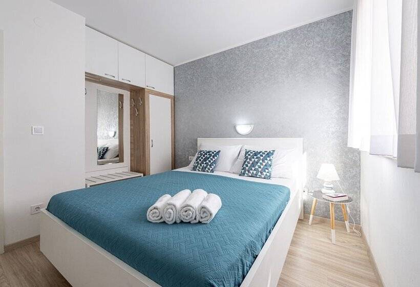 آپارتمان 1 خوابه با بالکن و چشم‌انداز دریا, Cina Apartments
