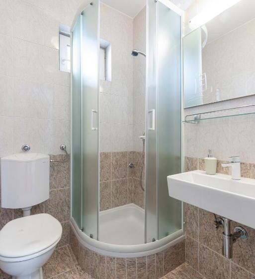 آپارتمان 1 خوابه با بالکن و چشم‌انداز دریا, Cina Apartments