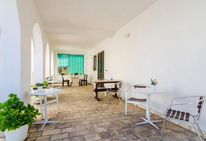 Comfort studio with sea view, Cina Apartments
