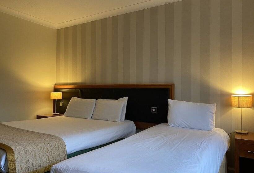 标准三人间, Brook Mollington Banastre Hotel & Spa