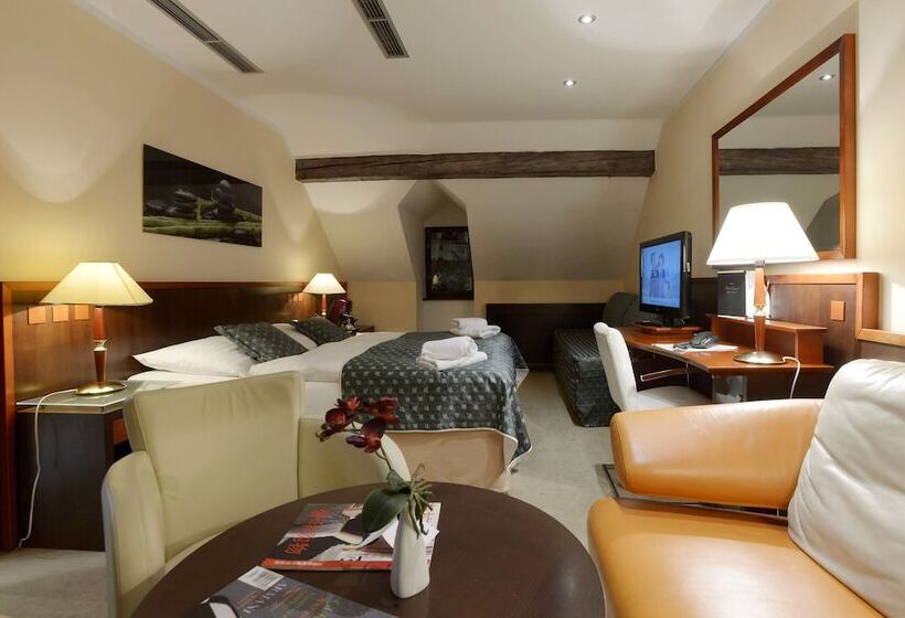 Deluxe Room, Grand