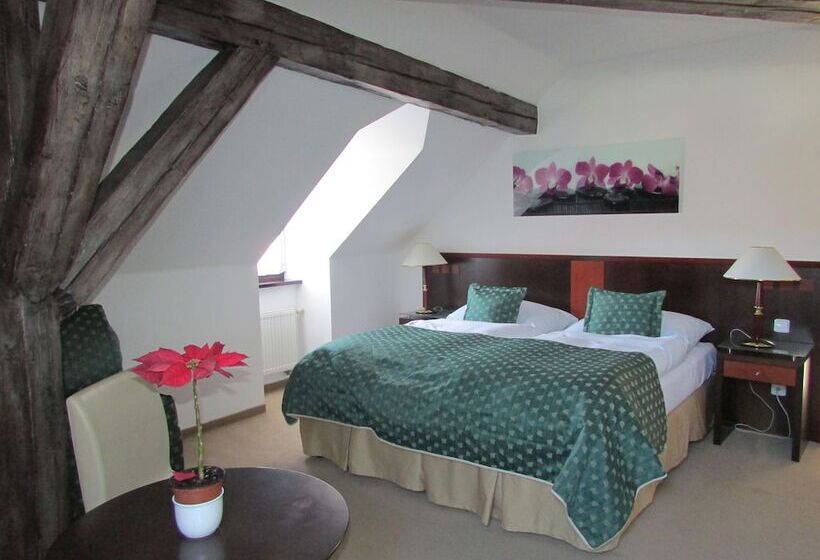 Deluxe Room, Grand