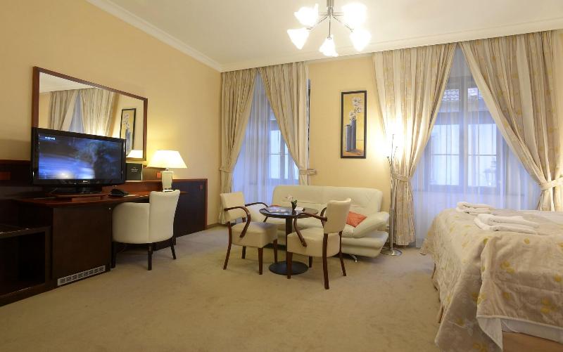 Standard Triple Room, Grand