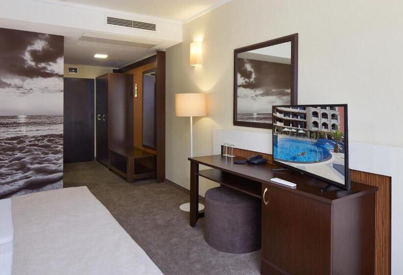 Quarto Estandar com Sacada, Nobel Ultra All Inclusive   Free Beach Access