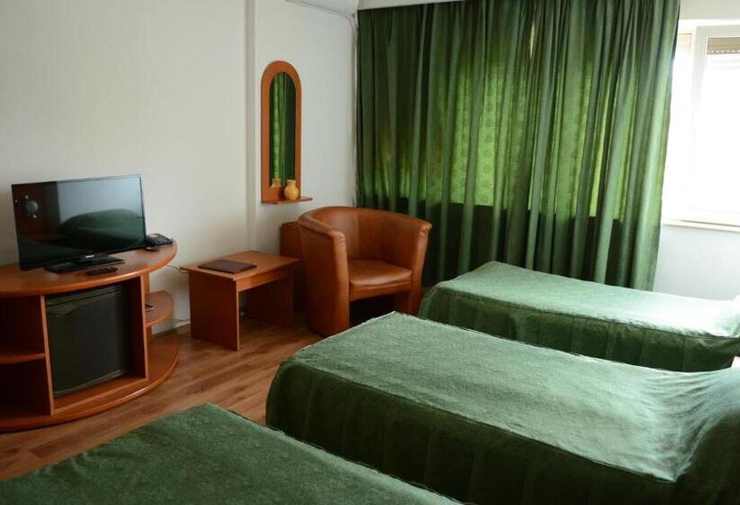 اتاق استاندارد سه نفره, Select