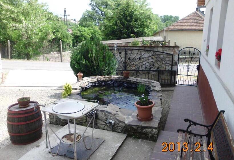 اتاق استاندارد چهار تخته, Bényei Fogadó Panzió és étterem
