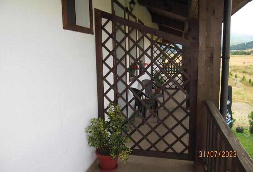 스탠다드 트리플 발코니 룸, Guest House Belchin View