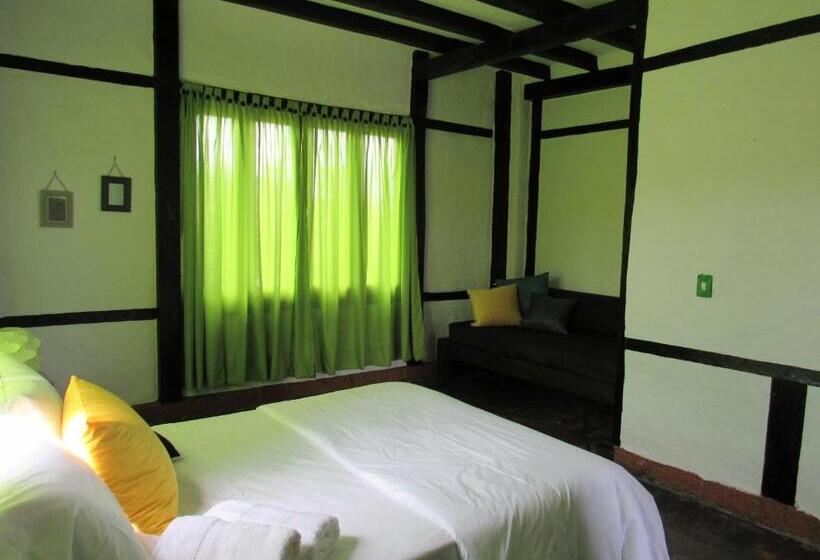 اتاق استاندارد با بالکن, Coffee Tree Boutique Hostel