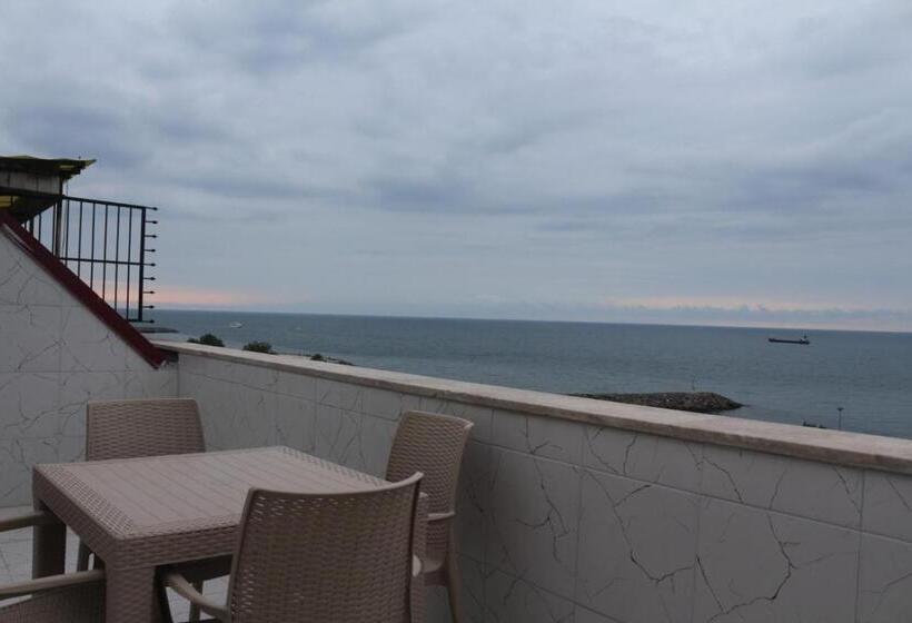 اتاق لوکس با بالکن و چشم‌انداز دریا, Alarga Premier Otel