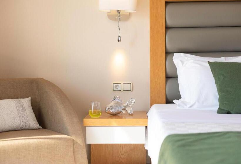 اتاق سوپریور با چشم‌انداز استخر, La Piscine Art Hotel, Philian Hotels And Resorts