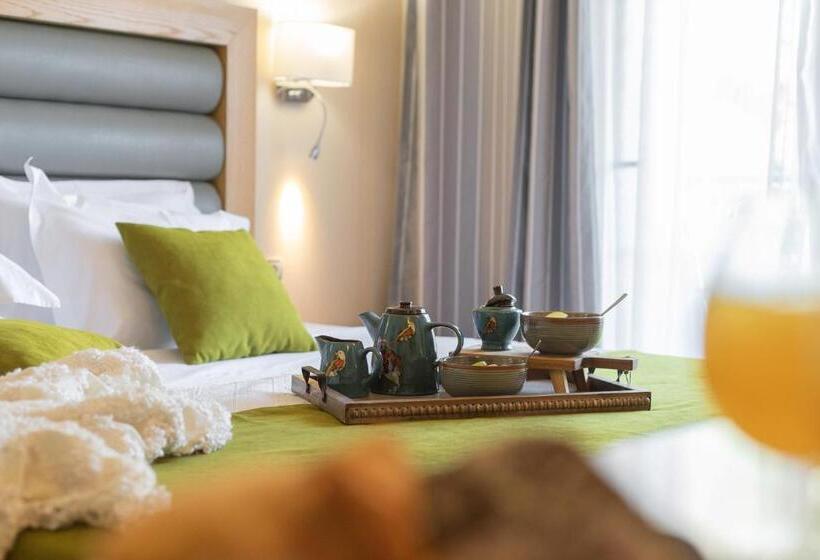 اتاق سوپریور با چشم‌انداز استخر, La Piscine Art Hotel, Philian Hotels And Resorts