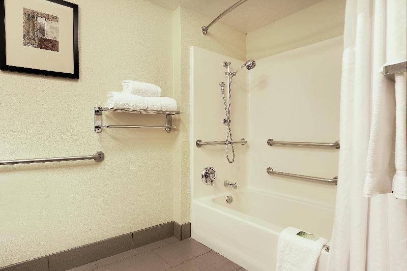 سوئیت برای معلولان, Holiday Inn Express Hotel & Suites Scottsdale   Old Town, An Ihg