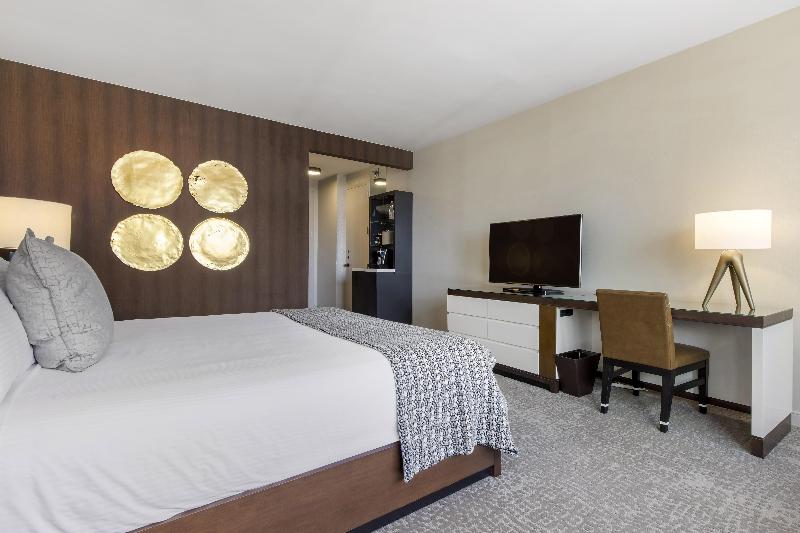 Club Room King Bed, Omni Charlotte