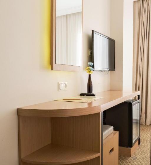 Habitación Triple Estándar, Sude Konak