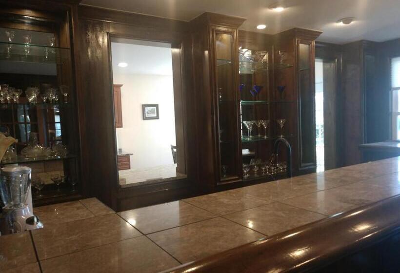 Дом 1 Спальня, Kingsbay Mansion And Vacation Rental Houses