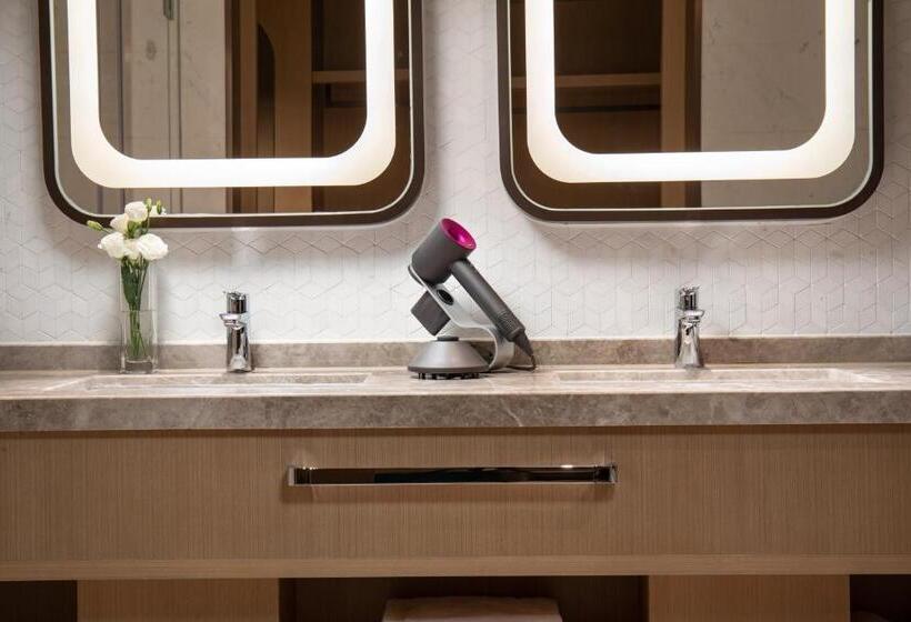 سوئیت با تخت بزرگ, Holiday Inn Wuxi Central Station, An Ihg