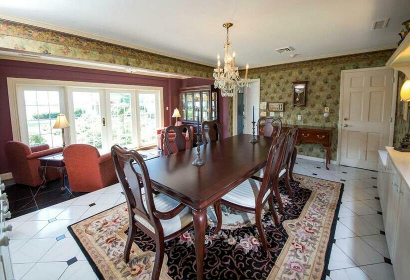 Номер Deluxe Кровать Кинг, Kingsbay Mansion And Vacation Rental Houses