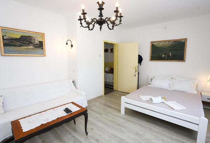 آپارتمان 1 خوابه, Guest House Topla