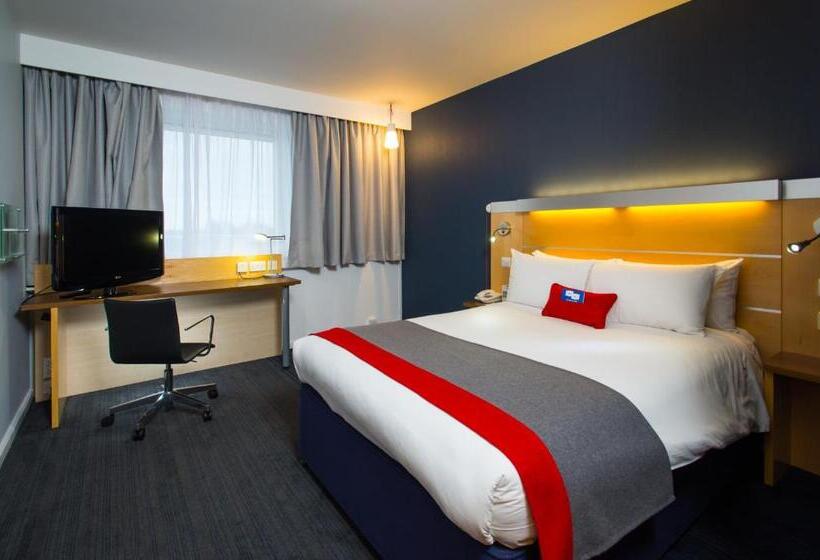 Номер Стандарт Адаптированный для Инвалидов, Holiday Inn Express Bedford, An Ihg