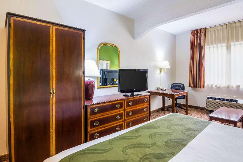 Номер Стандарт Адаптированный для Инвалидов, Holiday Inn Express London Stratford, An Ihg