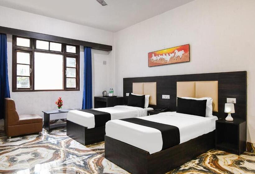 اتاق استاندارد با چشم‌انداز کوهستان, Super Townhouse Oak Saramsa Garden