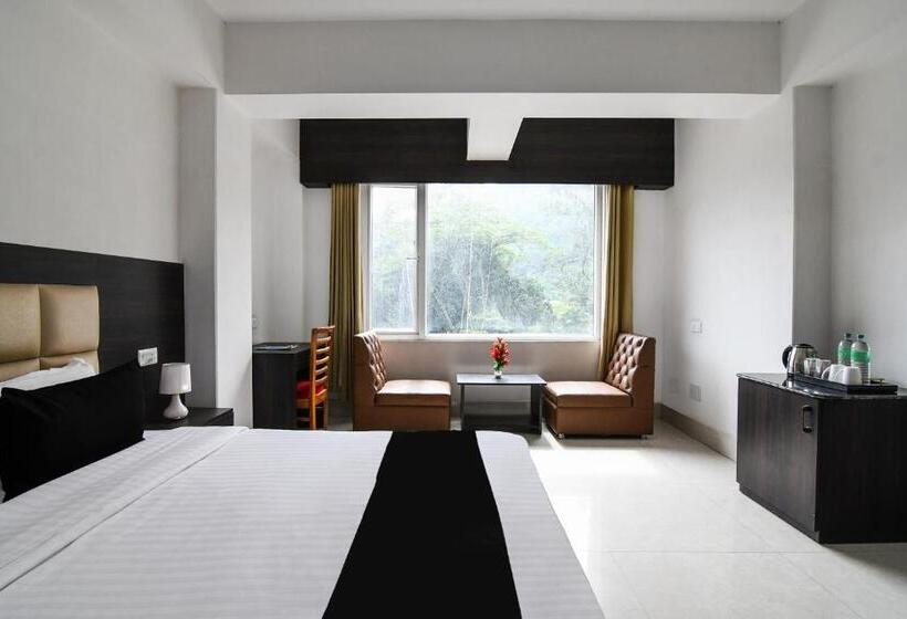اتاق استاندارد با چشم‌انداز کوهستان, Super Townhouse Oak Saramsa Garden