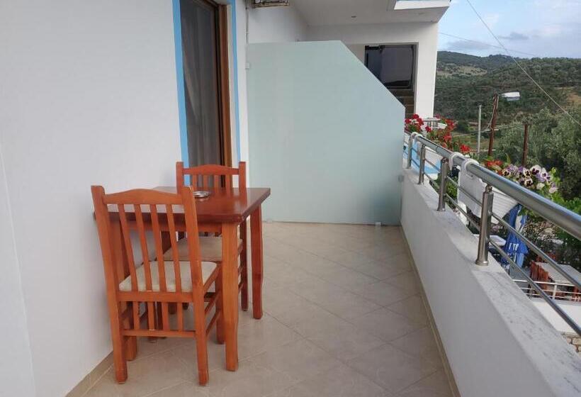 استودیو استاندارد با بالکن, Vila Malo 1