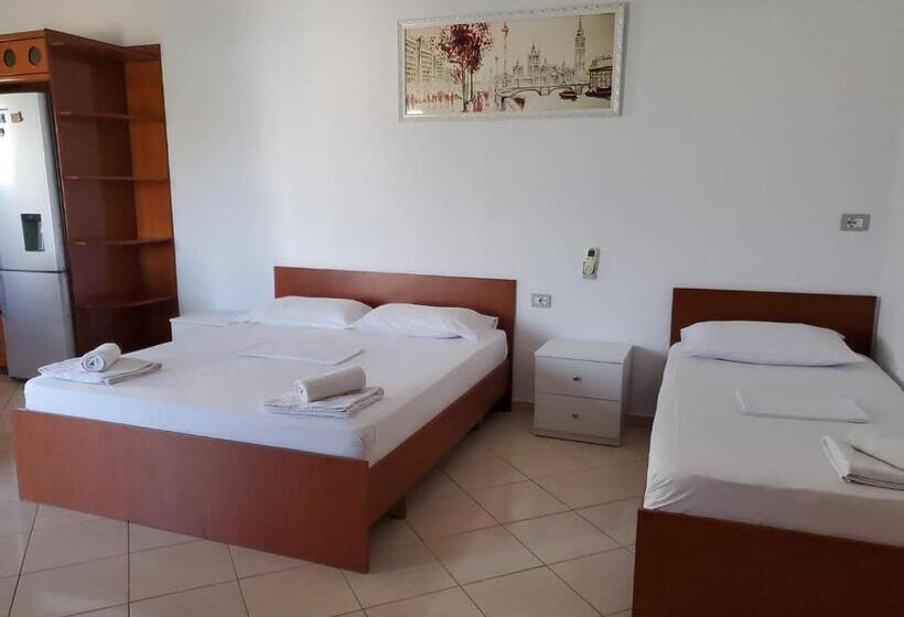 استودیو استاندارد با بالکن, Vila Malo 1