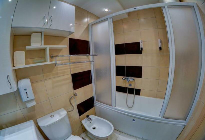 اتاق استاندارد با بالکن, Rooms And Apartments S