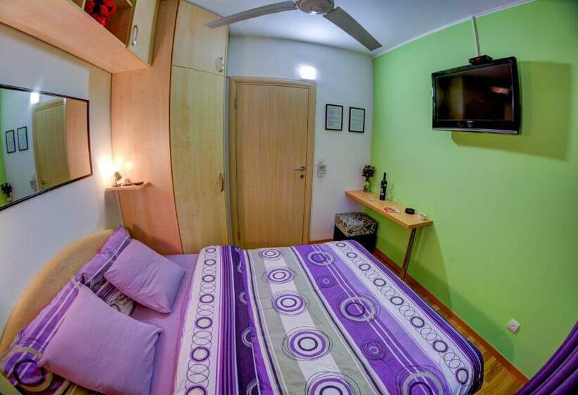 اتاق استاندارد با بالکن, Rooms And Apartments S