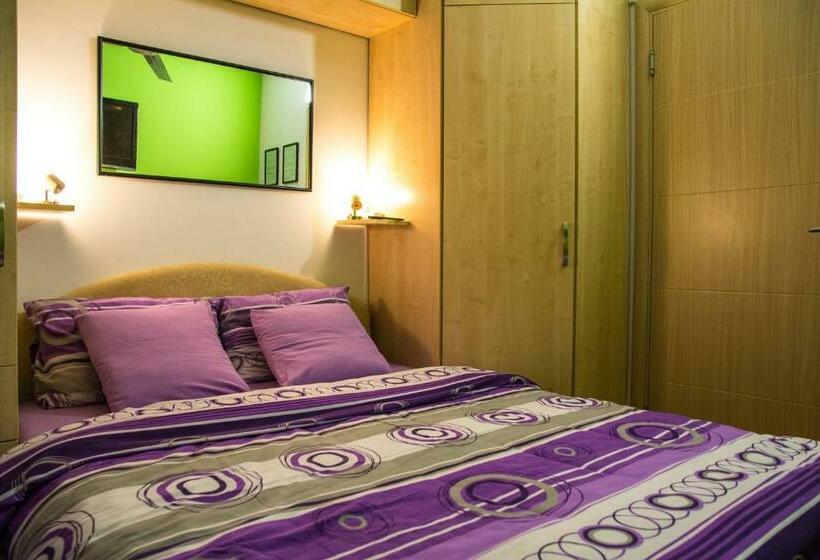 اتاق استاندارد با بالکن, Rooms And Apartments S